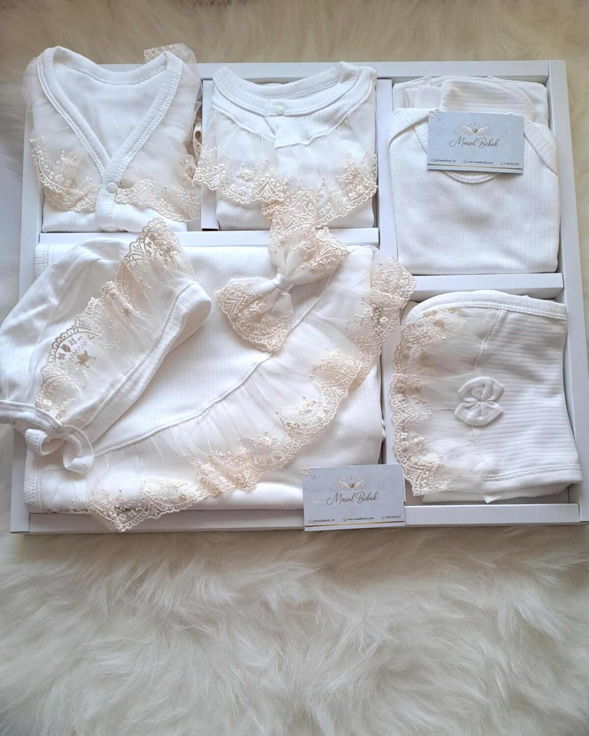 Fransız Dantelli Premium 10lu Hastane Çıkış Seti - Görsel 1