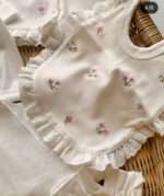 Beyaz Üzeri Renkli Nakış Çiçekli Fırfırlı Premium 10lu Hastane Çıkış Seti - Görsel 4