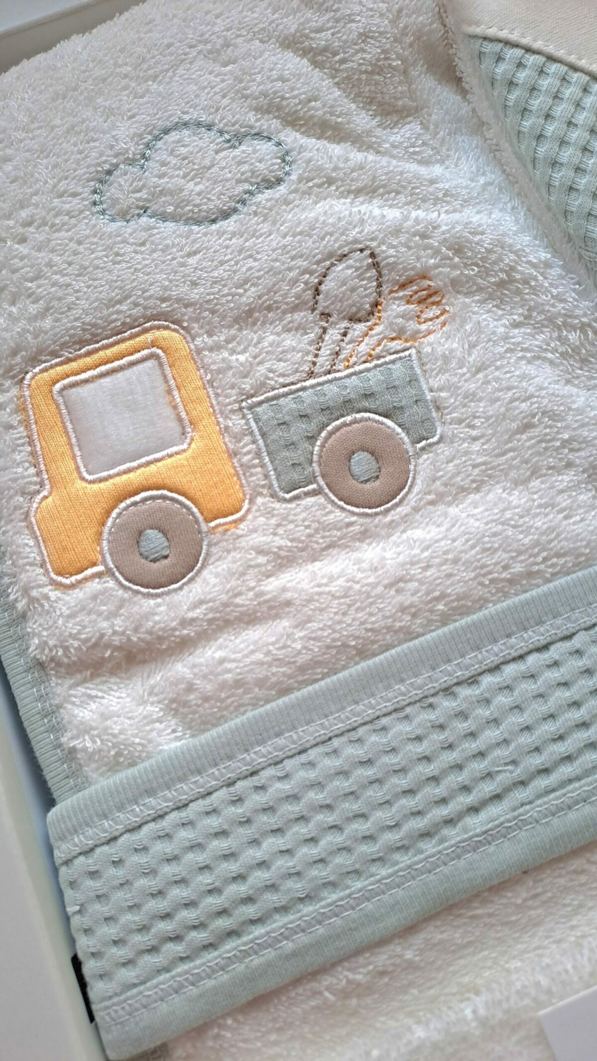 Kamyon Modelli Nakışlı Waffle Premium Bornoz Seti - Görsel 4