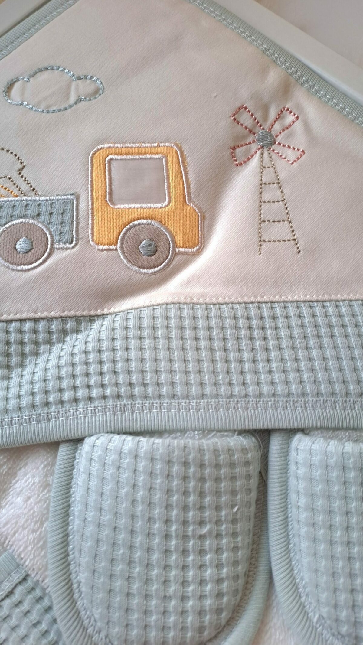 Kamyon Modelli Nakışlı Waffle Premium Bornoz Seti - Görsel 6