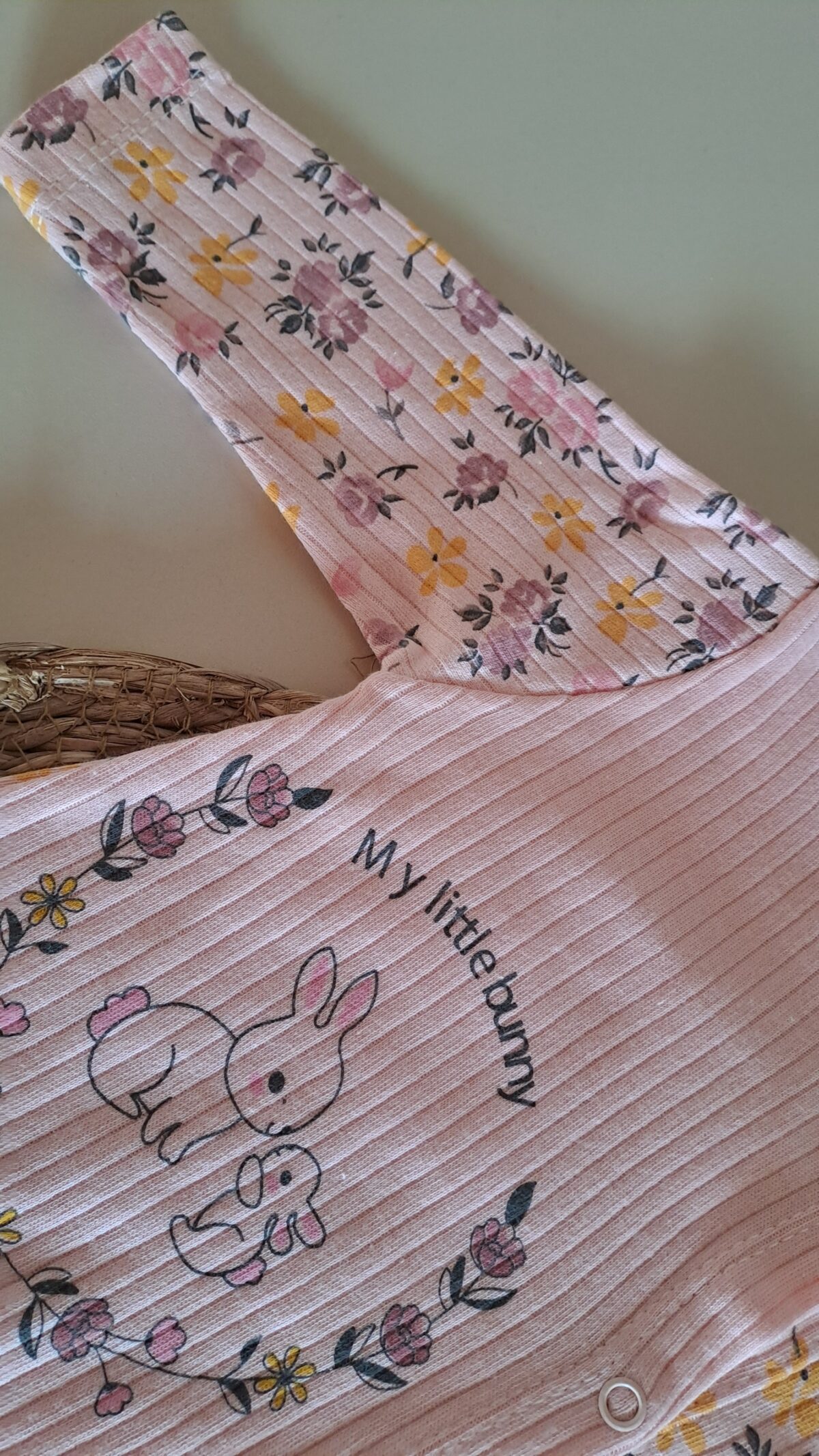 Çiçek Baskılı Bereli Penye Tulum - Görsel 5