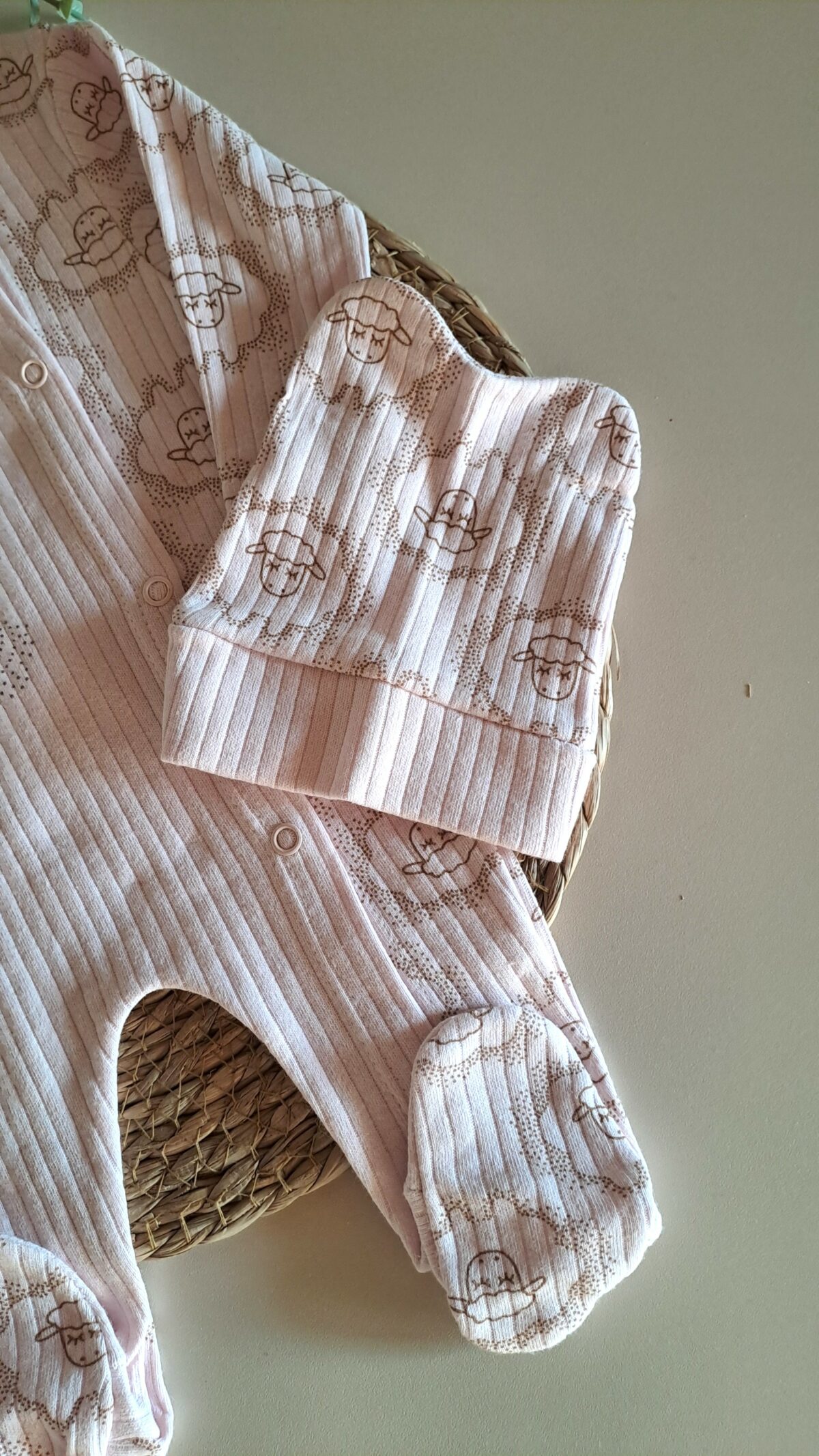 Kuzu Baskılı Bereli Tulum Pembe - Görsel 2