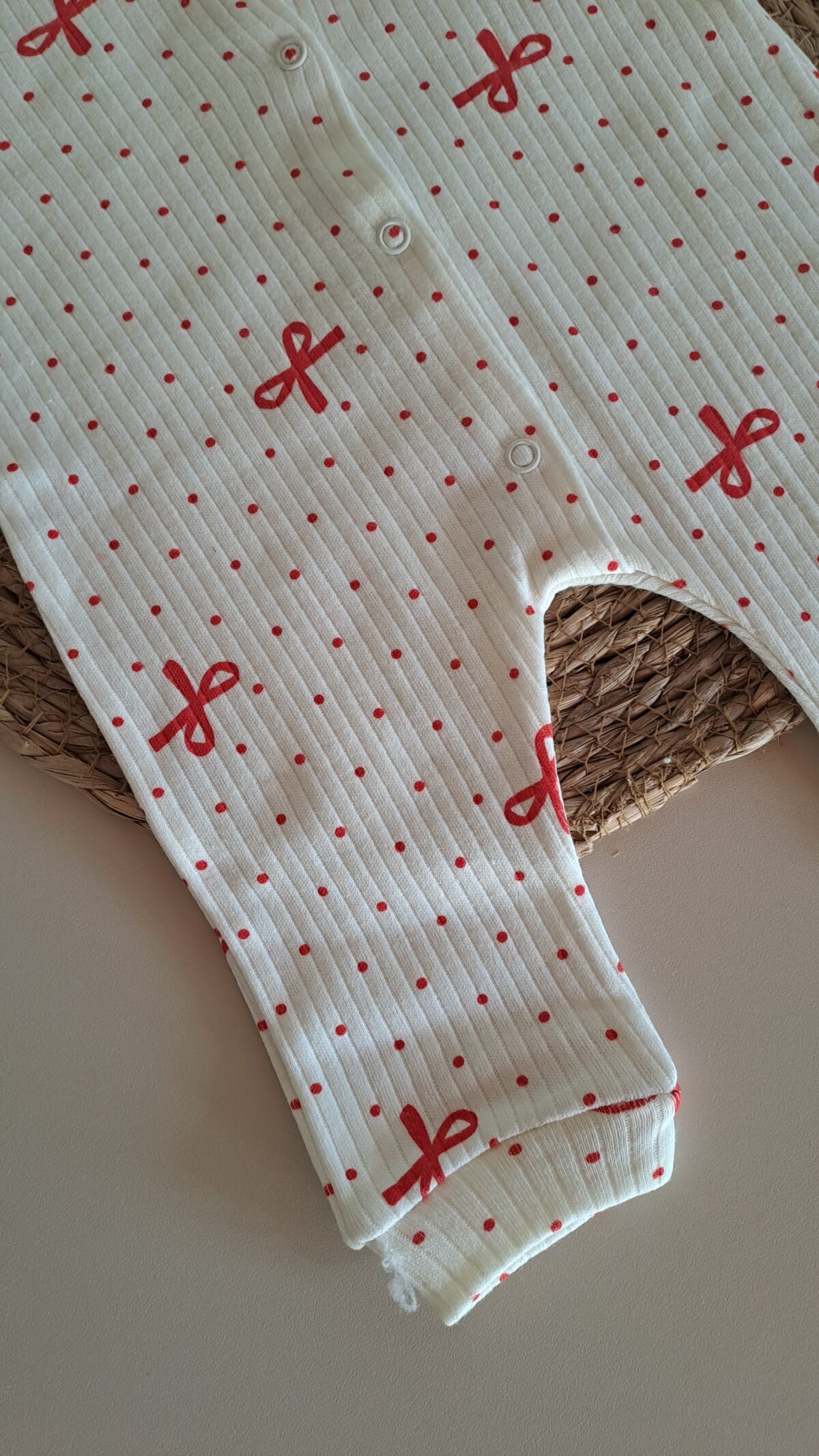 Fiyonklu Kırmızı Kız Bebek Tulum - Görsel 3