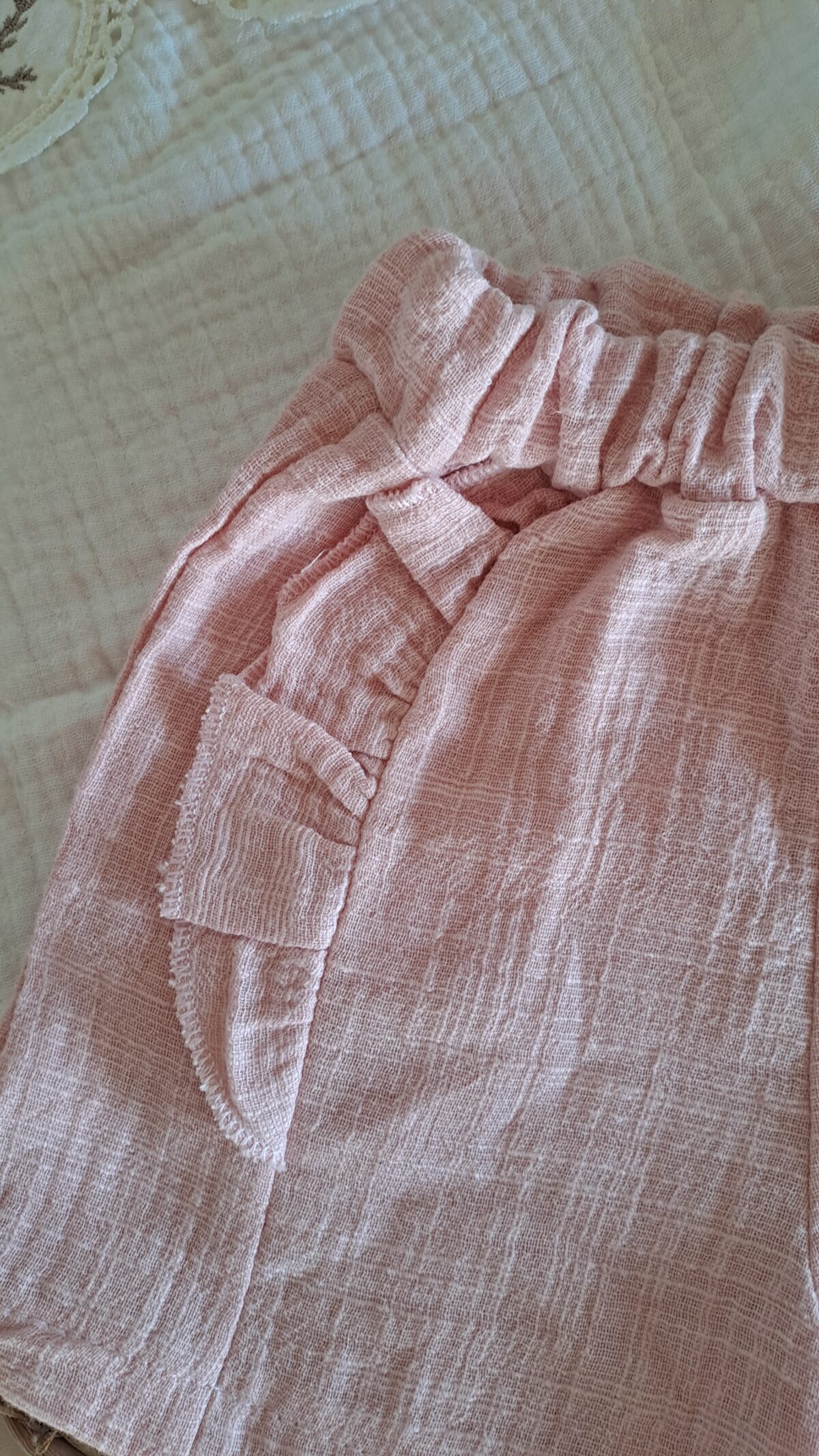 Yaka Nakışlı Bluz ve Fırfır Detay Şort %100 Pamuk Müslin Takım - Görsel 5