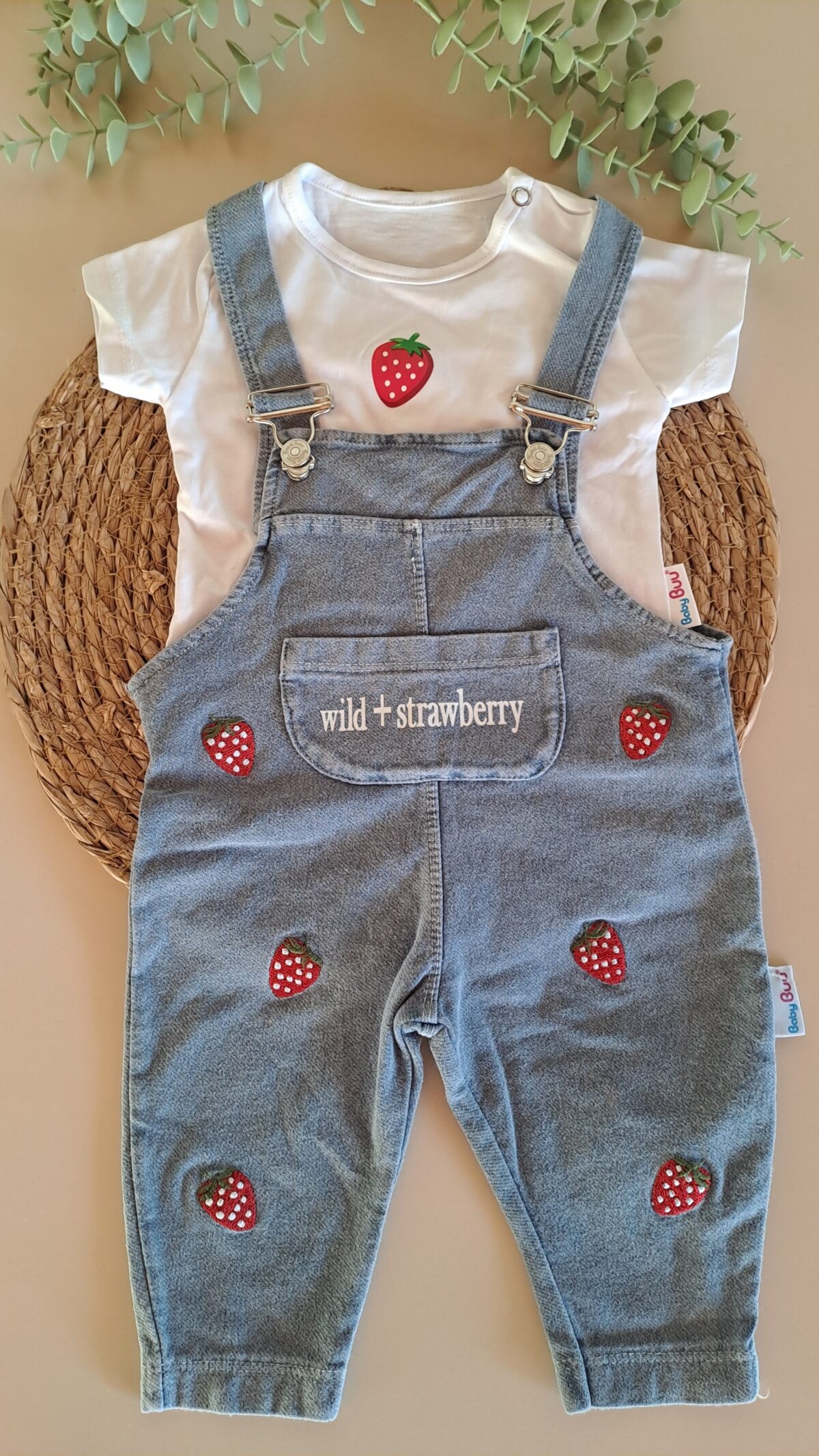 Pamuk Çilek Nakışlı Kot Salopet ve Tişört %100 Pamuk - Görsel 3