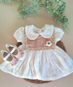 Papatya İşlemeli Bebe Yaka Müslin Elbise