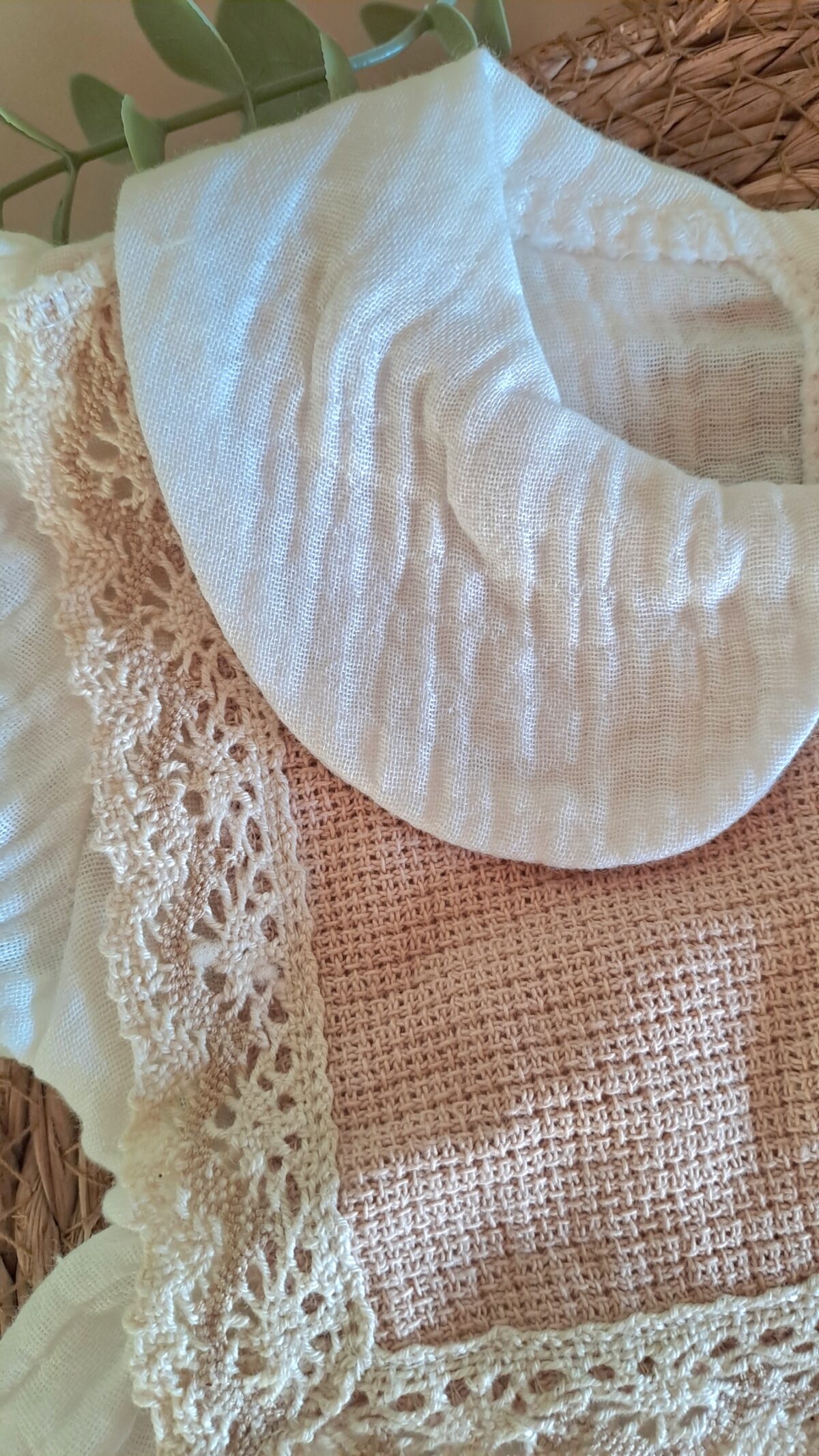 Papatya İşlemeli Bebe Yaka Müslin Elbise - Görsel 5