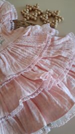 Kız Bebek %100 Pamuk Organik Müslin Pembe Çiçek Fırfırlı Elbise - Görsel 5