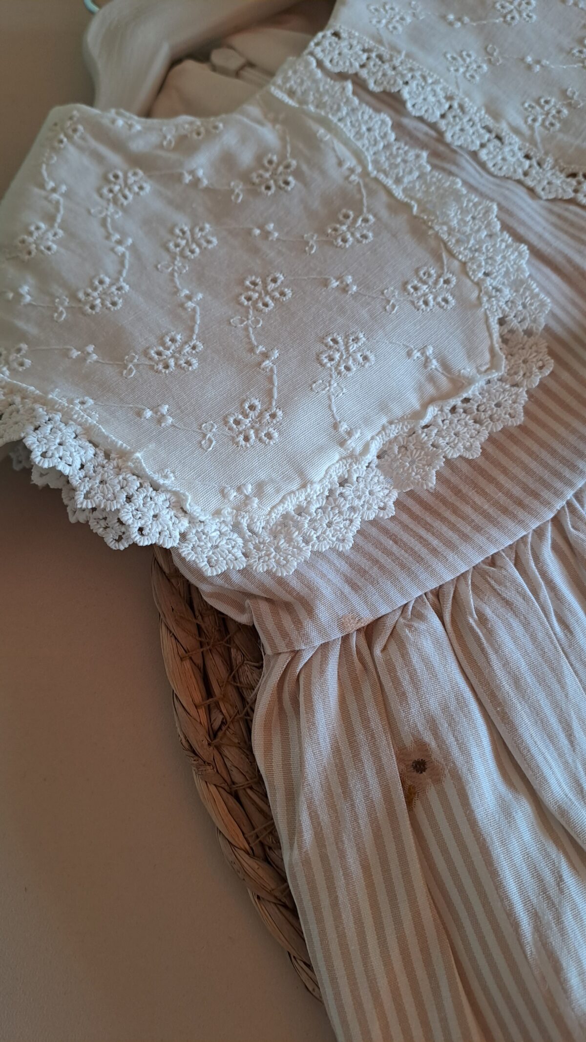 Kahve Fisto Geniş Yakalı %100 Pamuk Çiçek Nakışlı Elbise - Görsel 8