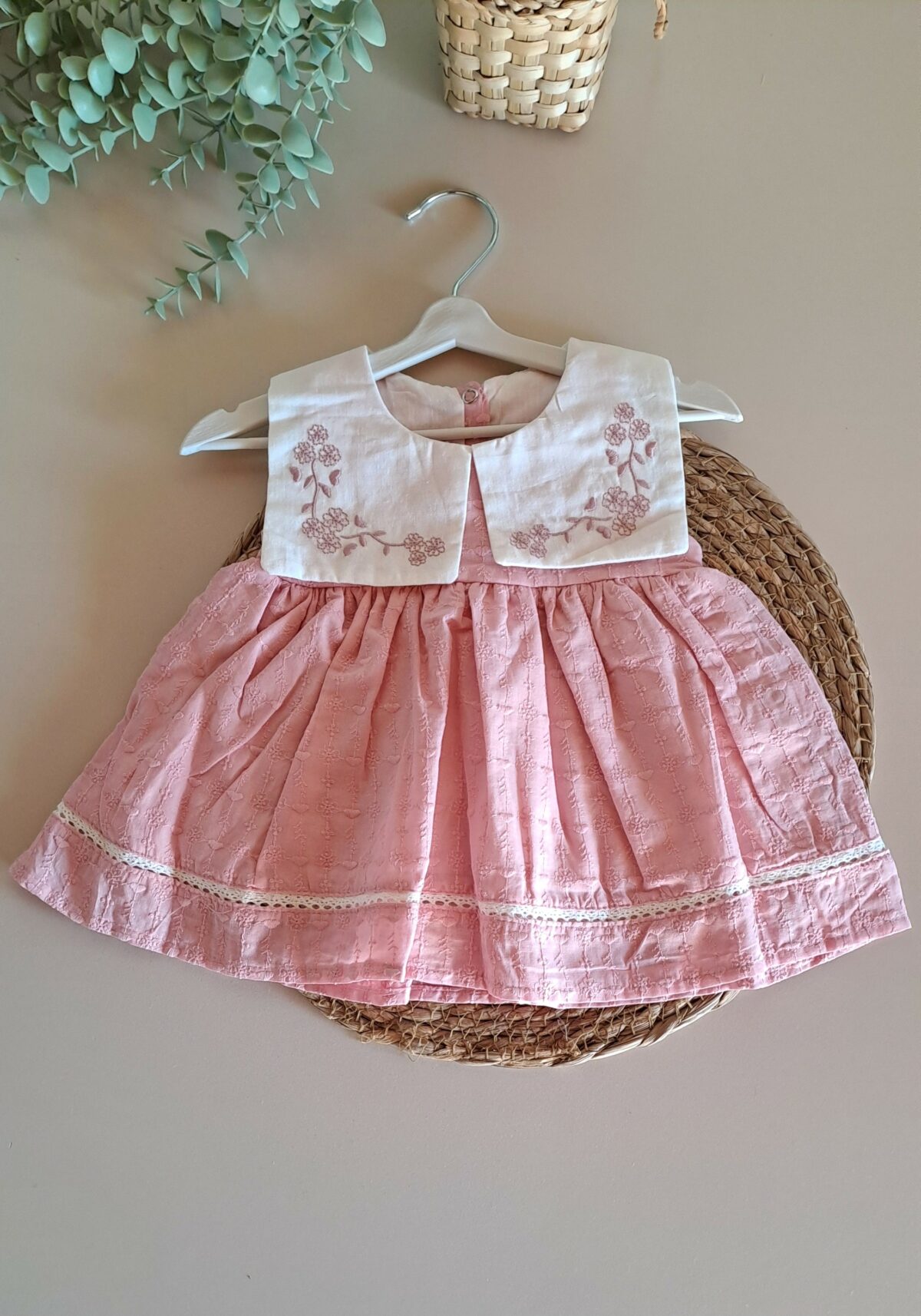 Yakası Çiçek Nakışlı Kare Yakalı Pudra Elbise %100 Pamuk - Görsel 2