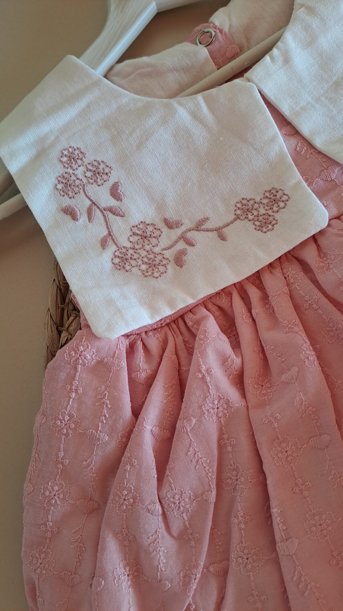 Yakası Çiçek Nakışlı Kare Yakalı Pudra Elbise %100 Pamuk - Görsel 6