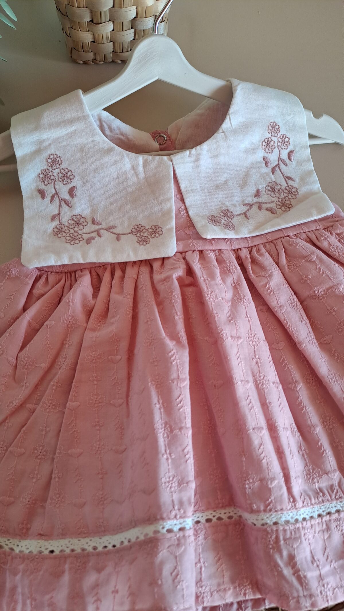 Yakası Çiçek Nakışlı Kare Yakalı Pudra Elbise %100 Pamuk - Görsel 7