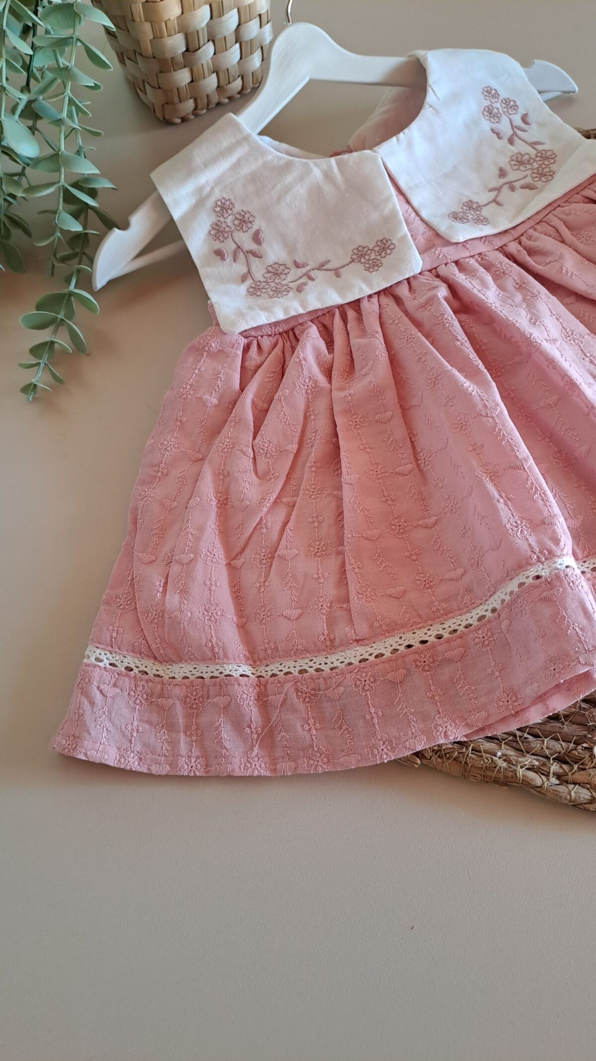 Yakası Çiçek Nakışlı Kare Yakalı Pudra Elbise %100 Pamuk - Görsel 8