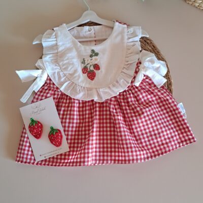 Çilek Nakışlı Fırfırlı Pötikare Elbise %100 Pamuk