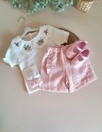 Yaka Nakışlı Bluz ve Fırfır Detay Şort %100 Pamuk Müslin Takım