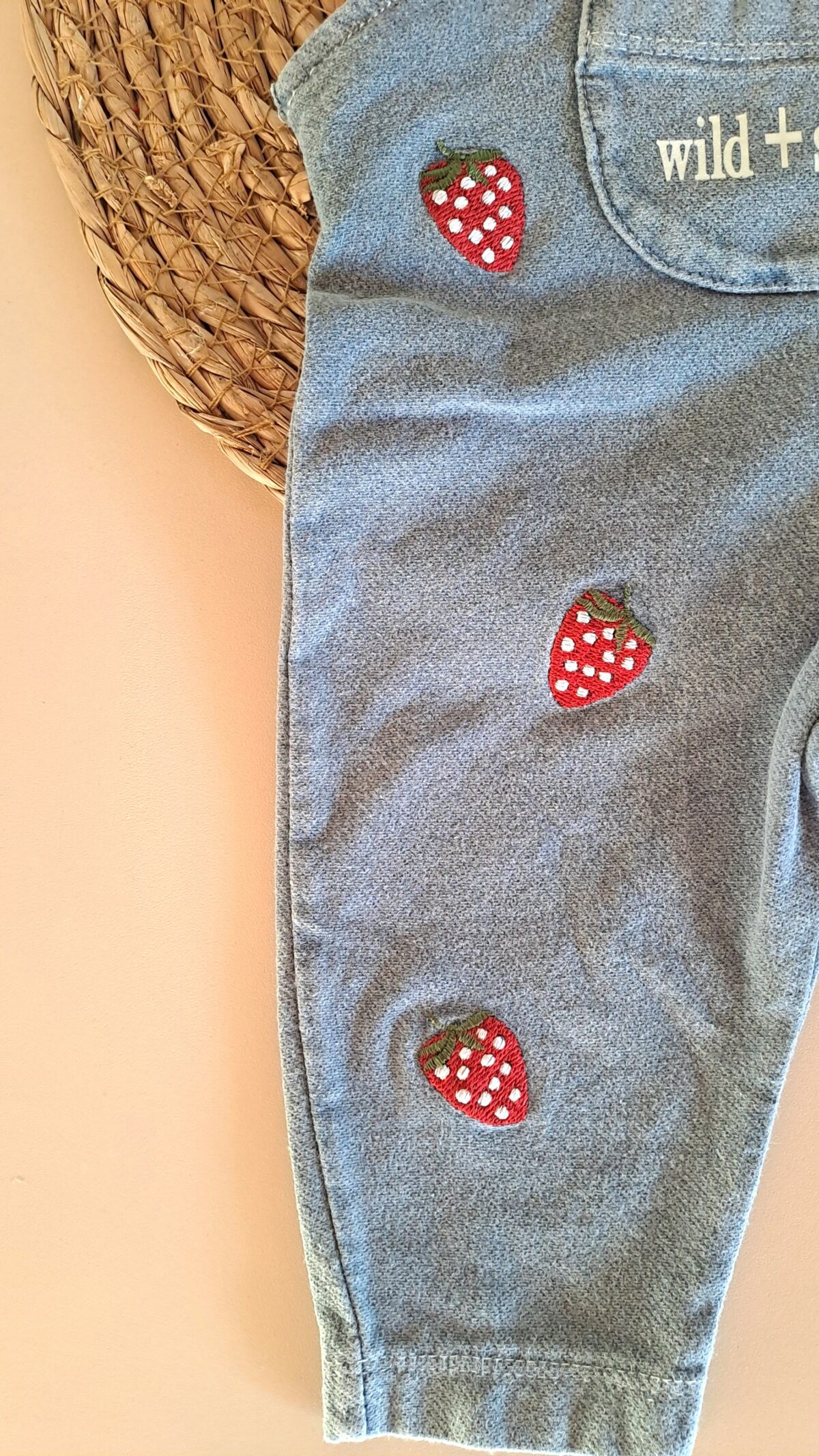 Pamuk Çilek Nakışlı Kot Salopet ve Tişört %100 Pamuk - Görsel 7